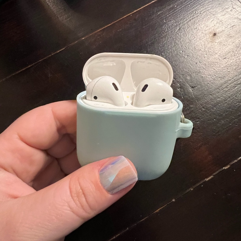 Used apple AirPods